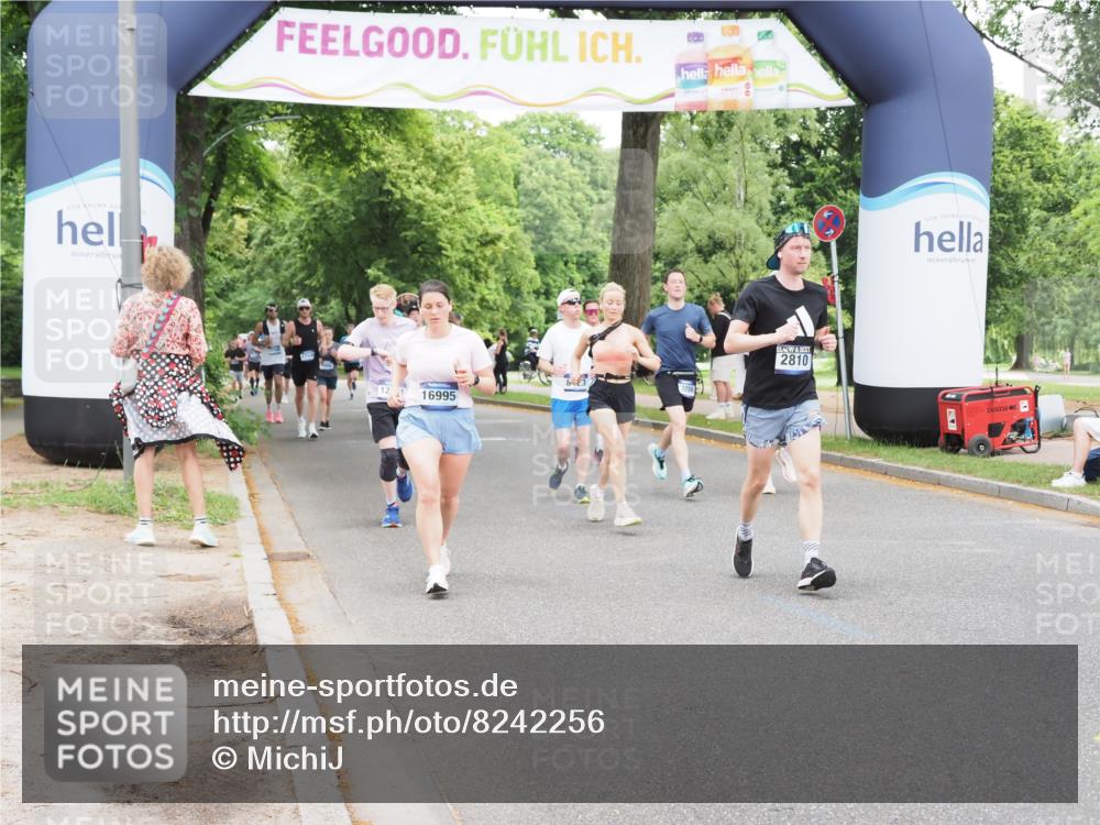 29.06.2025 - hella hamburg halbmarathon MichiJ http://msf.ph/oto/8242256 29.06.2025 10:50:37 Zwischen KM18-KM19 2810, 3199, 3663, 8423, 12286, 12571, 16995, 18530 meine-sportfotos.de