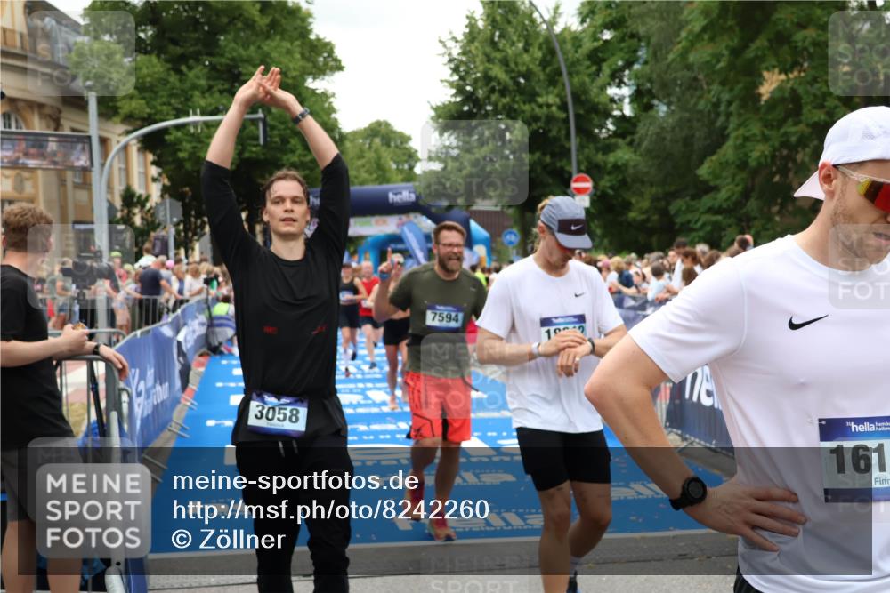 29.06.2025 - hella hamburg halbmarathon Zöllner http://msf.ph/oto/8242260 29.06.2025 10:56:12 Ziel 3058, 4594, 4813, 5492, 5570, 7594, 8330, 8639, 9907, 12545, 14363, 15484, 16113, 16634, 17640, 17642, 18212 meine-sportfotos.de