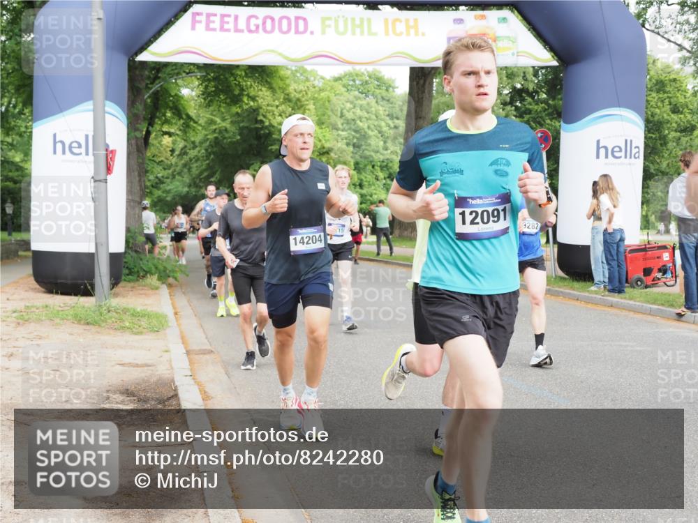 29.06.2025 - hella hamburg halbmarathon MichiJ http://msf.ph/oto/8242280 29.06.2025 10:27:51 Zwischen KM18-KM19 1445, 2563, 3282, 3547, 4381, 6037, 7622, 8450, 8958, 12091, 13029, 14093, 14204, 15257, 15866, 15873, 17215, 18547, 18734 meine-sportfotos.de