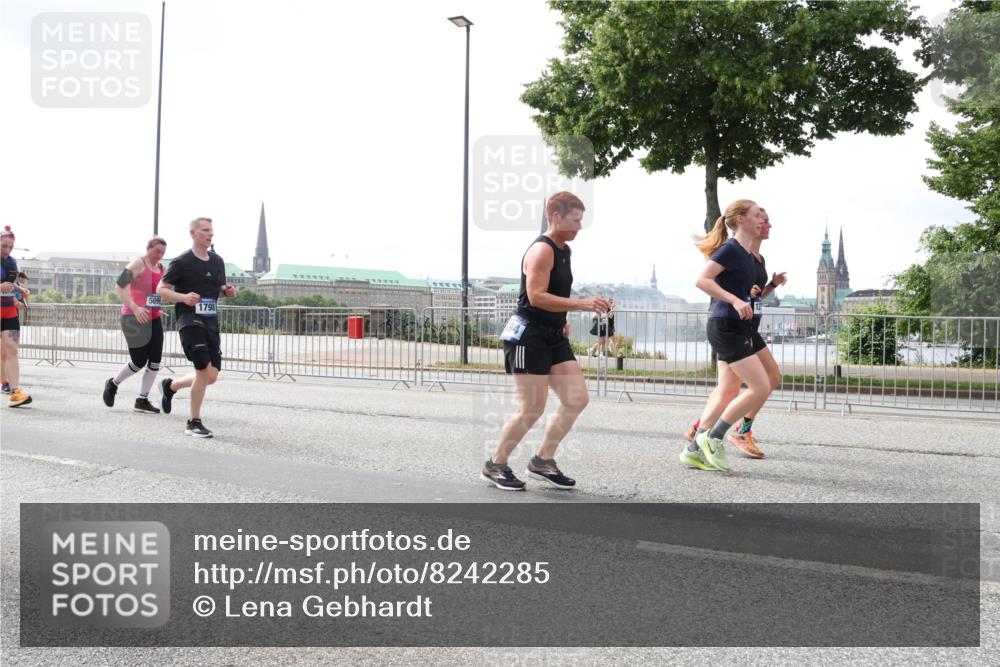 29.06.2025 - hella hamburg halbmarathon Lena Gebhardt http://msf.ph/oto/8242285 29.06.2025 10:45:23 Lombardsbrücke 1024, 1033, 1060, 1085, 1629, 1685, 1713, 1798, 2007, 2008, 2216, 2217, 2550, 2657, 2664, 2779, 2973, 3160, 3164, 3357, 3377, 3570, 3879, 3993, 4099, 4102, 4186, 4224, 4275, 4306, 4337, 4504, 4820, 4851, 5099, 5108, 5190, 5339, 5636, 5949, 6150, 6509, 6763, 6788, 6911, 6922, 6980, 7283, 7530, 7541, 7699, 7859, 7912, 8594, 8605, 8745, 8762, 8907, 9620, 10030, 10182, 10225, 10562, 10566, 10707, 11314, 12198, 12332, 12334, 12394, 13261 meine-sportfotos.de