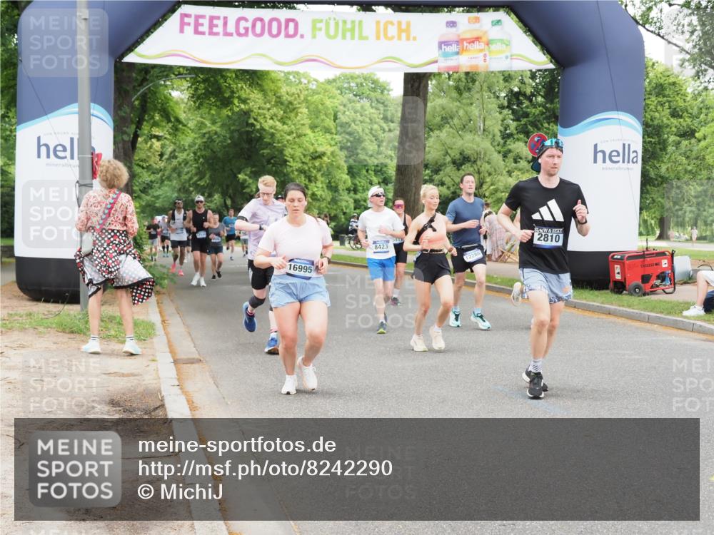 29.06.2025 - hella hamburg halbmarathon MichiJ http://msf.ph/oto/8242290 29.06.2025 10:50:37 Zwischen KM18-KM19 2810, 3199, 3663, 8423, 12286, 12571, 16995, 18530 meine-sportfotos.de