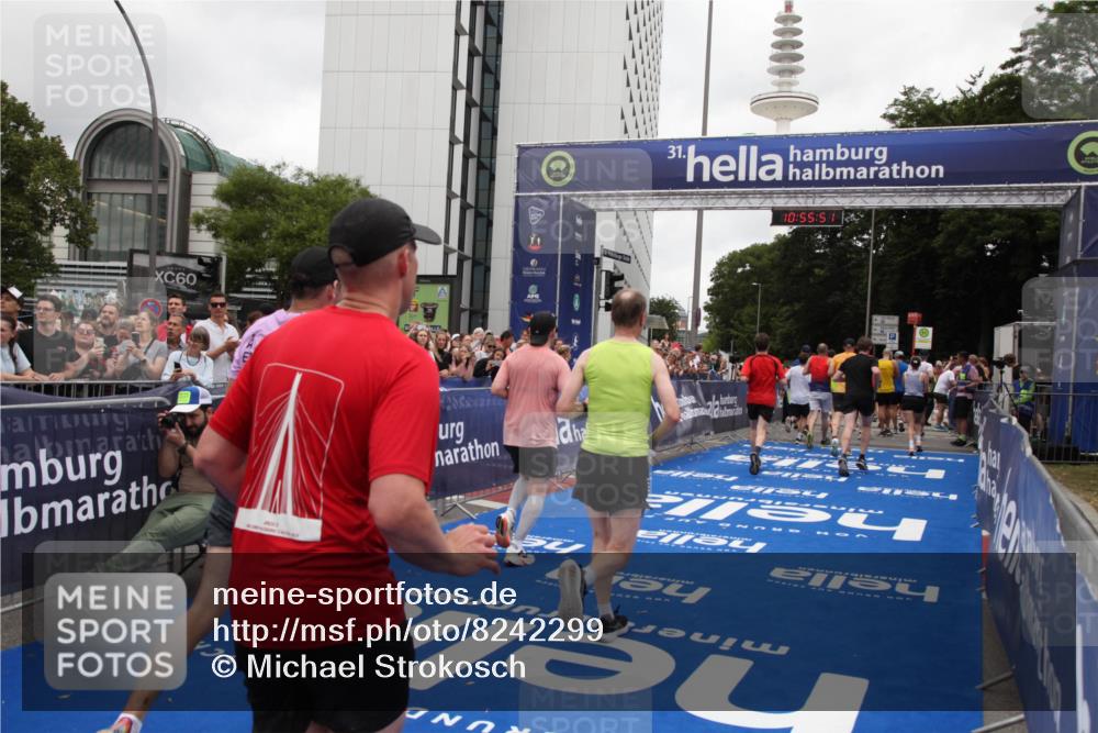 29.06.2025 - hella hamburg halbmarathon Michael Strokosch http://msf.ph/oto/8242299 29.06.2025 10:55:49 Ziel 1143, 1834, 4897, 5021, 6569, 6924, 7221, 8255, 8618, 10212, 12483, 12858, 13474, 14365, 14909, 16401, 16434, 16786, 18125, 18190, 19047 meine-sportfotos.de