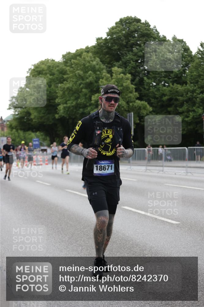 29.06.2025 - hella hamburg halbmarathon Jannik Wohlers http://msf.ph/oto/8242370 29.06.2025 10:29:55 Lombardsbrücke 2901, 3443, 3573, 6598, 6616, 10880, 12349, 12350, 12504, 12687, 12688, 12710, 13418, 15938, 16601, 16604, 16735, 16864, 18046, 18671 meine-sportfotos.de