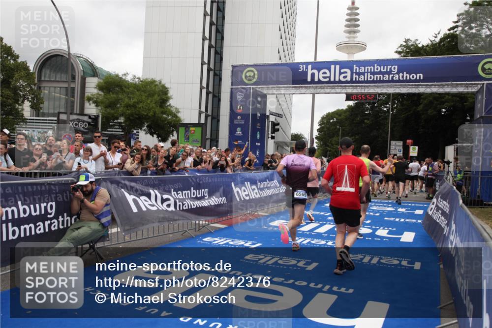 29.06.2025 - hella hamburg halbmarathon Michael Strokosch http://msf.ph/oto/8242376 29.06.2025 10:55:51 Ziel 1179, 1834, 3256, 5021, 6569, 6924, 7221, 8255, 10212, 12483, 12858, 13474, 14365, 16401, 16434, 16786, 18125, 18190, 18867, 19047 meine-sportfotos.de
