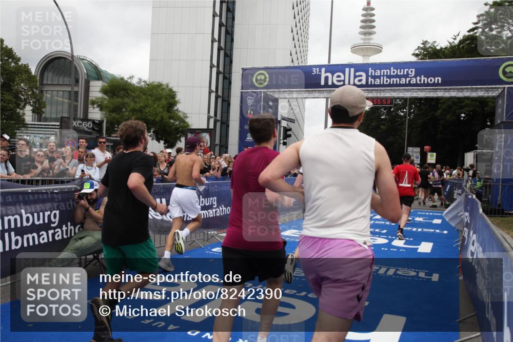 29.06.2025 - hella hamburg halbmarathon Michael Strokosch http://msf.ph/oto/8242390 29.06.2025 10:55:52 Ziel 1179, 2612, 3256, 3668, 5021, 6569, 6924, 7221, 7976, 12483, 12858, 13474, 14365, 16401, 16434, 16786, 18125, 18190, 18867, 19047 meine-sportfotos.de