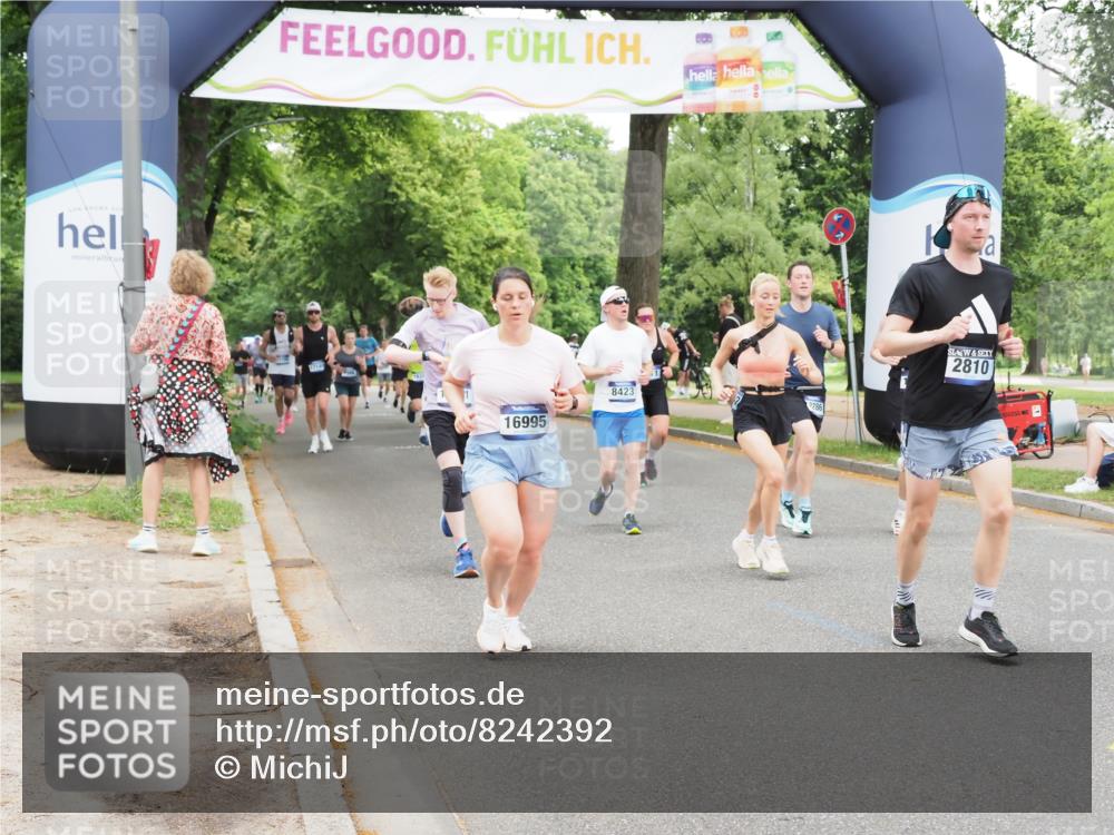 29.06.2025 - hella hamburg halbmarathon MichiJ http://msf.ph/oto/8242392 29.06.2025 10:50:38 Zwischen KM18-KM19 2810, 3199, 3663, 4389, 5511, 8423, 12286, 12571, 16995, 17142, 18530 meine-sportfotos.de