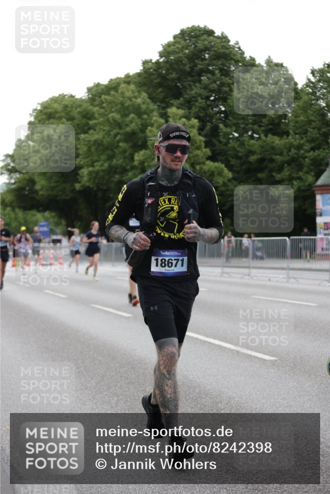 29.06.2025 - hella hamburg halbmarathon Jannik Wohlers http://msf.ph/oto/8242398 29.06.2025 10:29:55 Lombardsbrücke 2901, 3443, 3573, 6598, 6616, 10880, 12349, 12350, 12504, 12687, 12688, 12710, 13418, 15938, 16601, 16604, 16735, 16864, 18046, 18671 meine-sportfotos.de