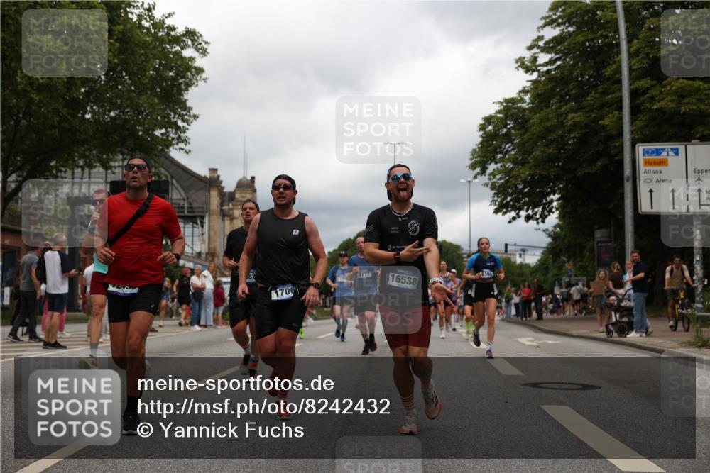 29.06.2025 - hella hamburg halbmarathon Yannick Fuchs http://msf.ph/oto/8242432 29.06.2025 10:47:28 20KM 1030, 1061, 1151, 1499, 1706, 1727, 1783, 2070, 2074, 2082, 2099, 2346, 2354, 3059, 3208, 3209, 4065, 4635, 4770, 5077, 5638, 5866, 6481, 6511, 6512, 6628, 6629, 6762, 6877, 6942, 7177, 7274, 7509, 7864, 7918, 8335, 8390, 8447, 9142, 9537, 10549, 10891, 10895, 11992, 12379, 12413, 12490, 12875, 12909, 13032, 13289, 13865, 13997, 14323, 15061, 15126, 15179, 15441, 15497, 15502, 16477, 16538, 16986, 17348, 18134, 18143, 18487, 18590, 18720 meine-sportfotos.de