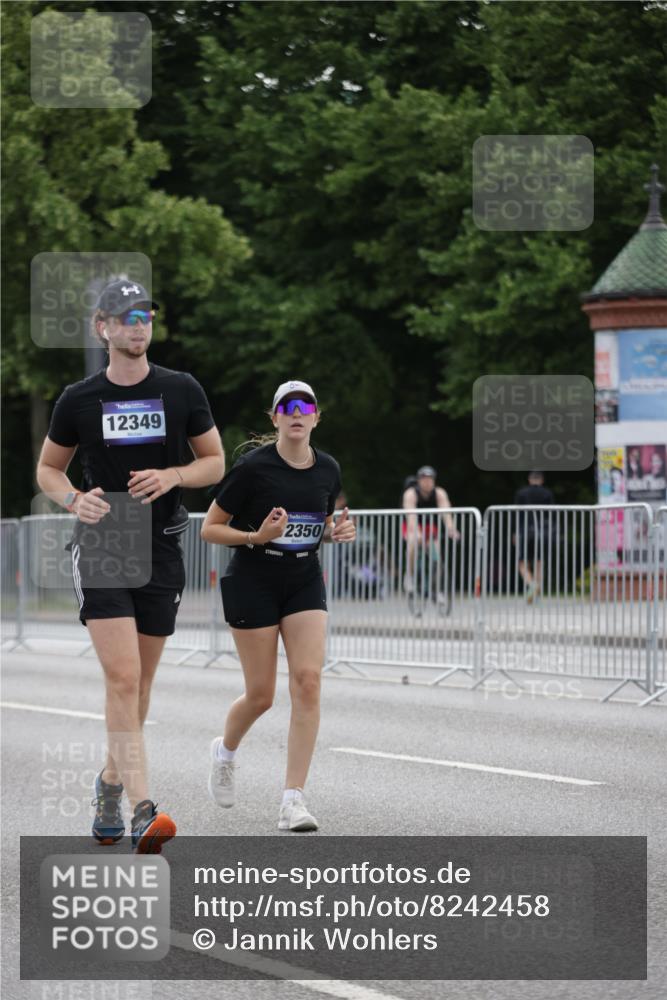 29.06.2025 - hella hamburg halbmarathon Jannik Wohlers http://msf.ph/oto/8242458 29.06.2025 10:29:57 Lombardsbrücke 2901, 3443, 3573, 4575, 4819, 6616, 10880, 12349, 12350, 12504, 12687, 12688, 12710, 13418, 14421, 15789, 15938, 16504, 16601, 16604, 16864, 18046, 18671 meine-sportfotos.de