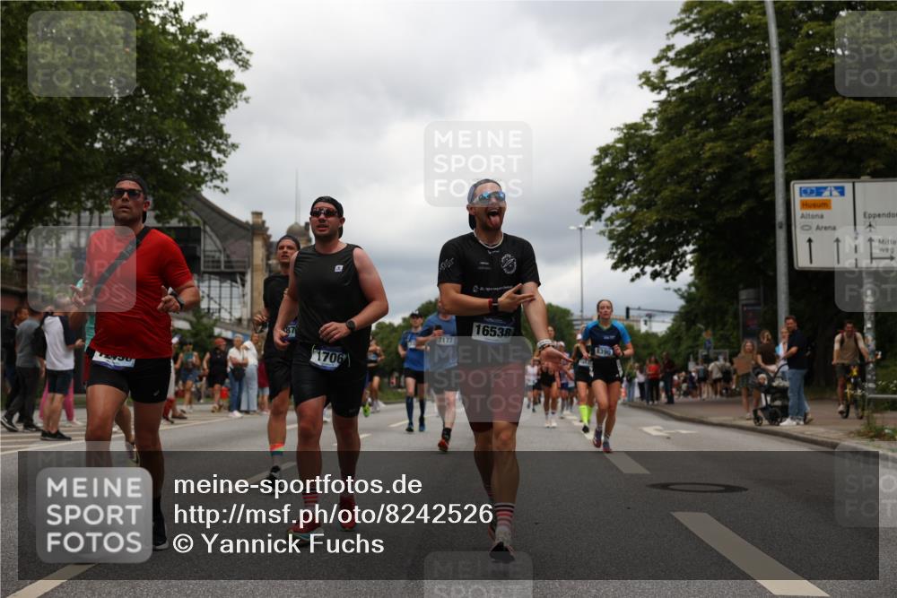 29.06.2025 - hella hamburg halbmarathon Yannick Fuchs http://msf.ph/oto/8242526 29.06.2025 10:47:28 20KM 1030, 1061, 1151, 1499, 1706, 1727, 1783, 2070, 2074, 2082, 2099, 2346, 2354, 3059, 3208, 3209, 4065, 4635, 4770, 5077, 5638, 5866, 6481, 6511, 6512, 6628, 6629, 6762, 6877, 6942, 7177, 7274, 7509, 7864, 7918, 8335, 8390, 8447, 9142, 9537, 10549, 10891, 10895, 11992, 12379, 12413, 12490, 12875, 12909, 13032, 13289, 13865, 13997, 14323, 15061, 15126, 15179, 15441, 15497, 15502, 16477, 16538, 16986, 17348, 18134, 18143, 18487, 18590, 18720 meine-sportfotos.de