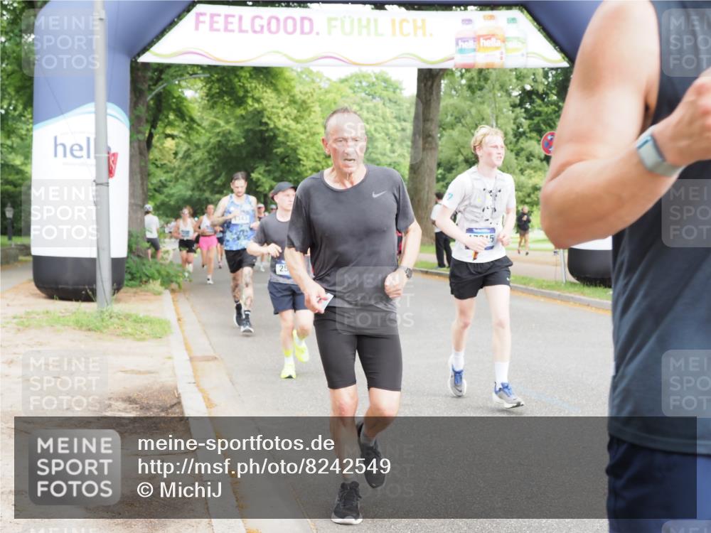 29.06.2025 - hella hamburg halbmarathon MichiJ http://msf.ph/oto/8242549 29.06.2025 10:27:52 Zwischen KM18-KM19 1445, 2563, 3282, 3547, 4381, 6037, 7622, 8958, 12091, 13029, 14093, 14204, 15094, 15257, 15866, 15873, 17215, 18547, 18734 meine-sportfotos.de