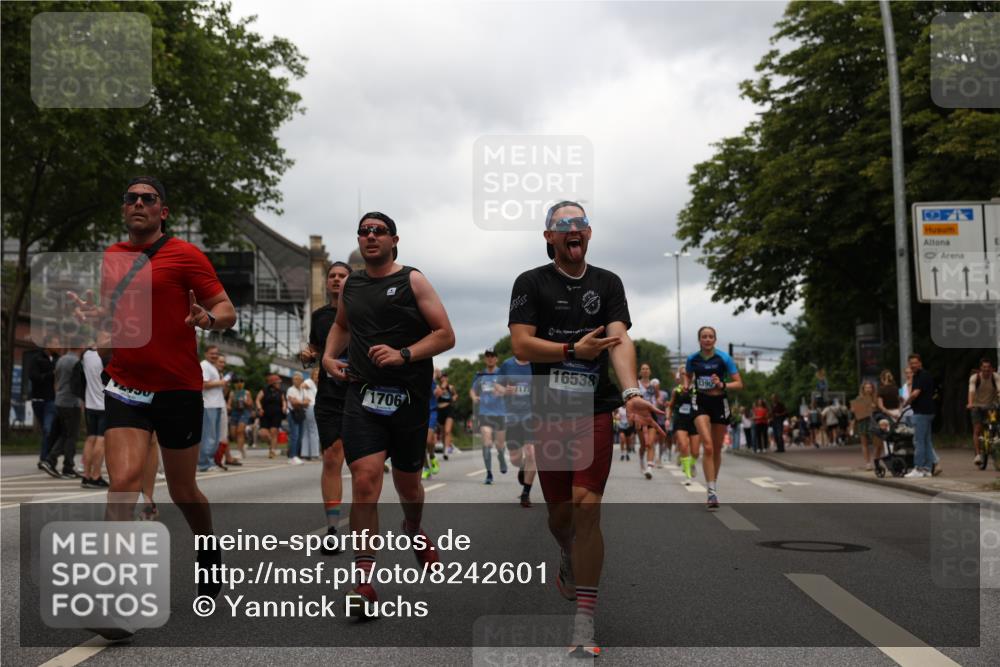 29.06.2025 - hella hamburg halbmarathon Yannick Fuchs http://msf.ph/oto/8242601 29.06.2025 10:47:28 20KM 1030, 1061, 1151, 1499, 1706, 1727, 1783, 2070, 2074, 2082, 2099, 2346, 2354, 3059, 3208, 3209, 4065, 4635, 4770, 5077, 5638, 5866, 6481, 6511, 6512, 6628, 6629, 6762, 6877, 6942, 7177, 7274, 7509, 7864, 7918, 8335, 8390, 8447, 9142, 9537, 10549, 10891, 10895, 11992, 12379, 12413, 12490, 12875, 12909, 13032, 13289, 13865, 13997, 14323, 15061, 15126, 15179, 15441, 15497, 15502, 16477, 16538, 16986, 17348, 18134, 18143, 18487, 18590, 18720 meine-sportfotos.de