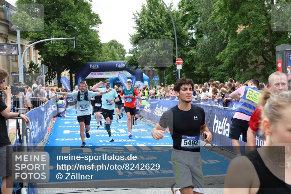 29.06.2025 - hella hamburg halbmarathon Zöllner http://msf.ph/oto/8242629 29.06.2025 10:56:17 Ziel 1193, 5465, 5492, 7547, 8330, 8639, 9903, 9907, 10789, 12348, 14363, 15484, 16113, 16634, 17468, 19152 meine-sportfotos.de