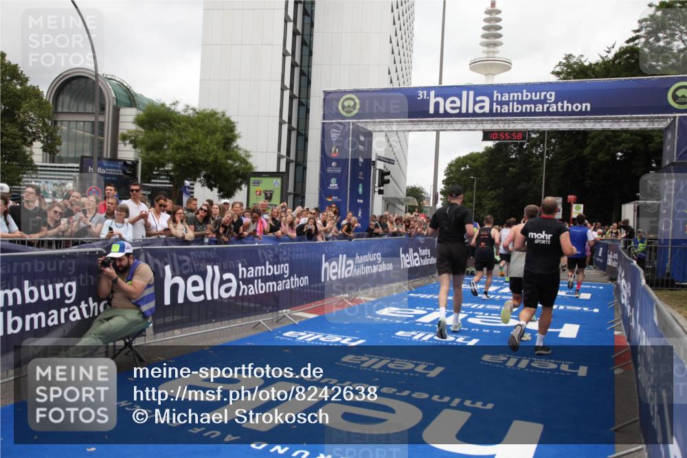 29.06.2025 - hella hamburg halbmarathon Michael Strokosch http://msf.ph/oto/8242638 29.06.2025 10:55:57 Ziel 1179, 2612, 3256, 3668, 4772, 7147, 7976, 8968, 9246, 10084, 13474, 15884, 16401, 16434, 16786, 18125, 18867, 19047 meine-sportfotos.de