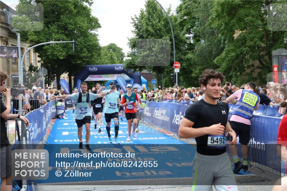 29.06.2025 - hella hamburg halbmarathon Zöllner http://msf.ph/oto/8242655 29.06.2025 10:56:17 Ziel 1193, 5465, 5492, 7547, 8330, 8639, 9903, 9907, 10789, 12348, 14363, 15484, 16113, 16634, 17468, 19152 meine-sportfotos.de