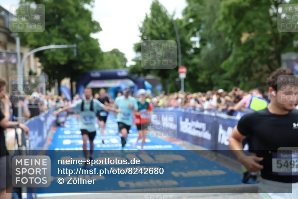 29.06.2025 - hella hamburg halbmarathon Zöllner http://msf.ph/oto/8242680 29.06.2025 10:56:18 Ziel 1193, 5465, 7547, 8639, 9903, 9907, 10789, 12348, 14363, 15484, 16113, 16634, 17468, 18741, 19152 meine-sportfotos.de