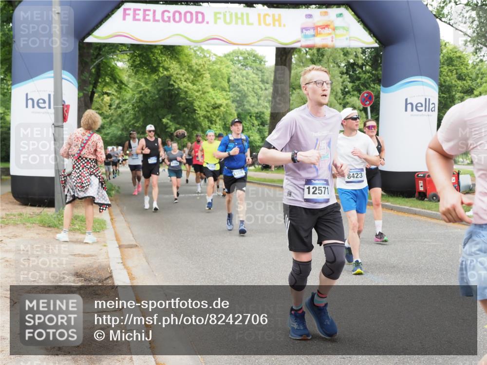29.06.2025 - hella hamburg halbmarathon MichiJ http://msf.ph/oto/8242706 29.06.2025 10:50:39 Zwischen KM18-KM19 2810, 3199, 3663, 4389, 5511, 8423, 12286, 12571, 16995, 17142, 18382, 18530 meine-sportfotos.de