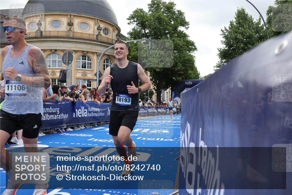 29.06.2025 - hella hamburg halbmarathon Strokosch-Dieckow http://msf.ph/oto/8242740 29.06.2025 10:37:40 Ziel 1505, 1615, 2196, 9171, 10922, 11106, 13595, 14934, 18193, 18216, 18276, 18277 meine-sportfotos.de