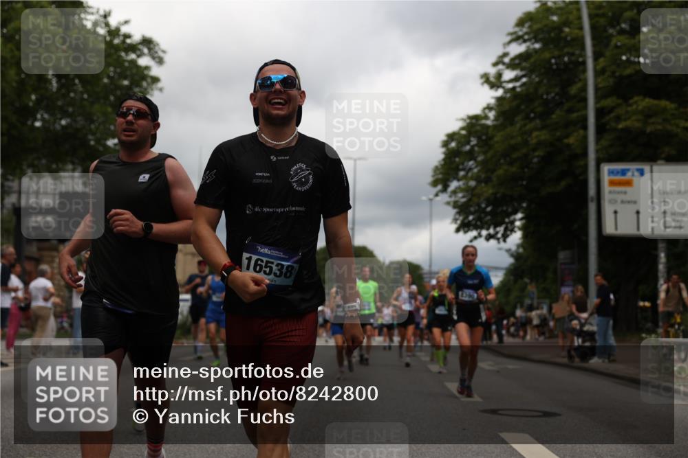 29.06.2025 - hella hamburg halbmarathon Yannick Fuchs http://msf.ph/oto/8242800 29.06.2025 10:47:29 20KM 1030, 1061, 1151, 1499, 1706, 1727, 1783, 2070, 2074, 2082, 2099, 2354, 3059, 3208, 3209, 4065, 4635, 4770, 5077, 5638, 5866, 6481, 6511, 6512, 6628, 6629, 6762, 6877, 6942, 7177, 7274, 7509, 7864, 7918, 8335, 8390, 8447, 9142, 9537, 10549, 10891, 10895, 11992, 12379, 12413, 12490, 12875, 12909, 13032, 13289, 13865, 13997, 14323, 15061, 15126, 15179, 15441, 15497, 15502, 16477, 16538, 16986, 17348, 18134, 18143, 18487, 18590, 18720 meine-sportfotos.de
