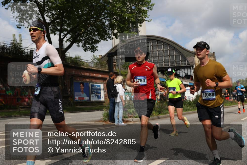 29.06.2025 - hella hamburg halbmarathon Yannick Fuchs http://msf.ph/oto/8242805 29.06.2025 10:34:57 20KM 1603, 1882, 1912, 2324, 2714, 2750, 2826, 4843, 5050, 5375, 5409, 5508, 5745, 5803, 5916, 6080, 6152, 6649, 7109, 8370, 8465, 8467, 8629, 9294, 10369, 10900, 10968, 11731, 11767, 12088, 12540, 12704, 12865, 13029, 13667, 14924, 15015, 15424, 15542, 15813, 16580, 16761, 17214, 17245, 18192, 18614, 18979 meine-sportfotos.de