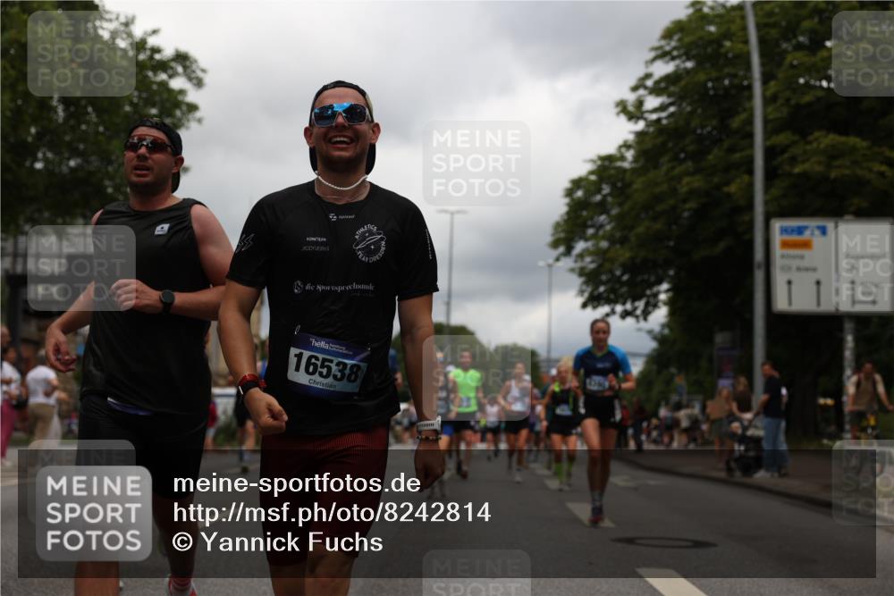 29.06.2025 - hella hamburg halbmarathon Yannick Fuchs http://msf.ph/oto/8242814 29.06.2025 10:47:29 20KM 1030, 1061, 1151, 1499, 1706, 1727, 1783, 2070, 2074, 2082, 2099, 2354, 3059, 3208, 3209, 4065, 4635, 4770, 5077, 5638, 5866, 6481, 6511, 6512, 6628, 6629, 6762, 6877, 6942, 7177, 7274, 7509, 7864, 7918, 8335, 8390, 8447, 9142, 9537, 10549, 10891, 10895, 11992, 12379, 12413, 12490, 12875, 12909, 13032, 13289, 13865, 13997, 14323, 15061, 15126, 15179, 15441, 15497, 15502, 16477, 16538, 16986, 17348, 18134, 18143, 18487, 18590, 18720 meine-sportfotos.de