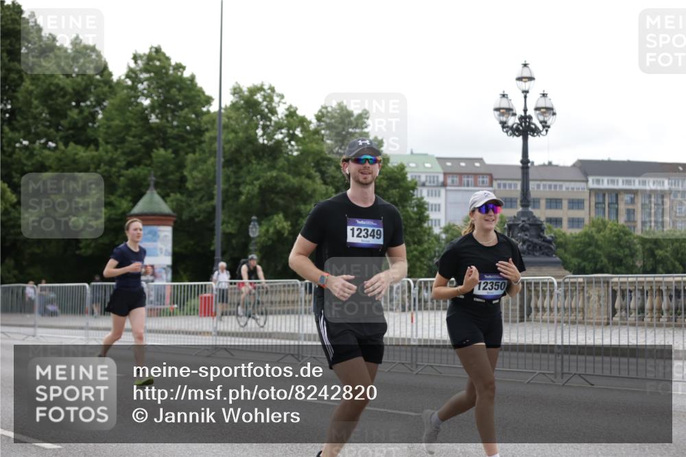 29.06.2025 - hella hamburg halbmarathon Jannik Wohlers http://msf.ph/oto/8242820 29.06.2025 10:30:00 Lombardsbrücke 1647, 2901, 3443, 4575, 4819, 6616, 10880, 12349, 12350, 12460, 12461, 12504, 12687, 12688, 13418, 14421, 15757, 15789, 15938, 16504, 16864, 18046, 18671 meine-sportfotos.de