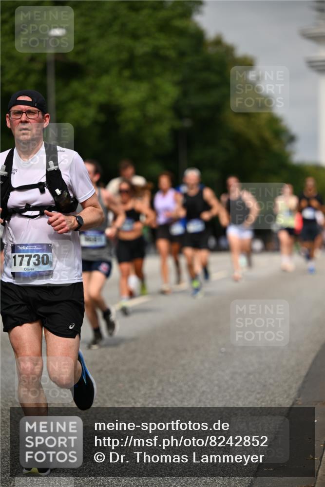 29.06.2025 - hella hamburg halbmarathon Dr. Thomas Lammeyer http://msf.ph/oto/8242852 29.06.2025 10:14:11 Kennedybrücke 1456, 1483, 1513, 1573, 4389, 7042, 7058, 7250, 7685, 8090, 8890, 9681, 9816, 9988, 11027, 11180 meine-sportfotos.de