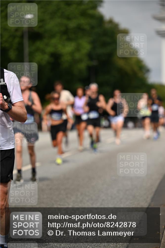 29.06.2025 - hella hamburg halbmarathon Dr. Thomas Lammeyer http://msf.ph/oto/8242878 29.06.2025 10:14:11 Kennedybrücke 1456, 1483, 1513, 1573, 4389, 7042, 7058, 7250, 7685, 8090, 8890, 9681, 9816, 9988, 11027, 11180 meine-sportfotos.de