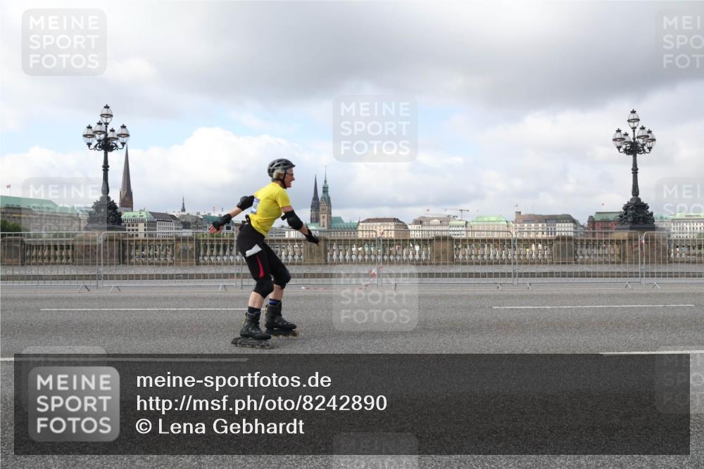 29.06.2025 - hella hamburg halbmarathon Lena Gebhardt http://msf.ph/oto/8242890 29.06.2025 09:02:25 Lombardsbrücke  meine-sportfotos.de