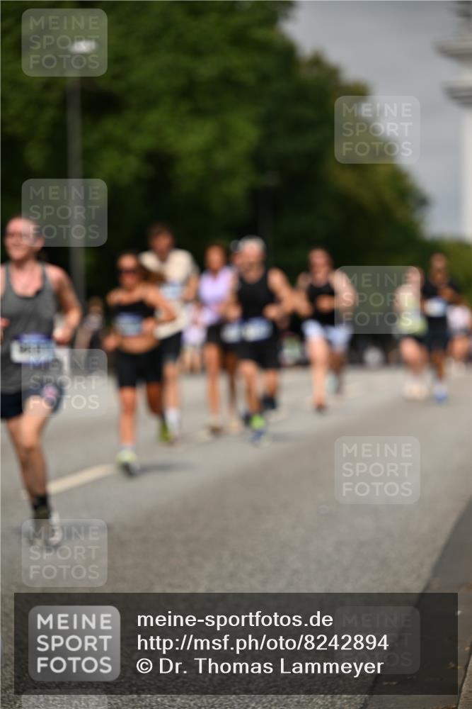 29.06.2025 - hella hamburg halbmarathon Dr. Thomas Lammeyer http://msf.ph/oto/8242894 29.06.2025 10:14:12 Kennedybrücke 1052, 1456, 1483, 1513, 1573, 4389, 7042, 7058, 7250, 7685, 8090, 8890, 9681, 9816, 9988, 11027, 11180 meine-sportfotos.de