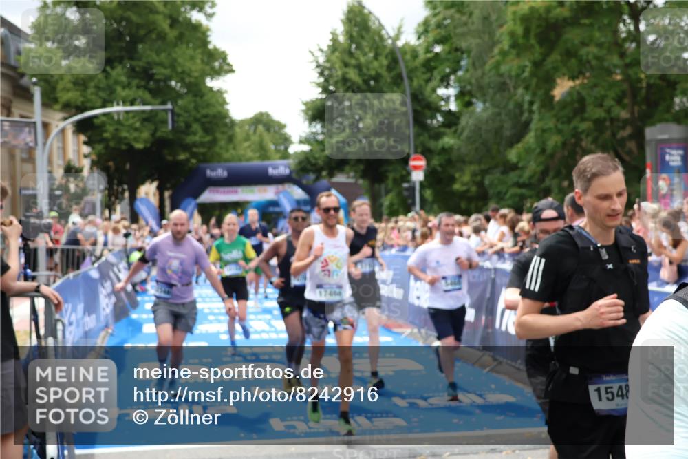 29.06.2025 - hella hamburg halbmarathon Zöllner http://msf.ph/oto/8242916 29.06.2025 10:56:22 Ziel 1193, 4029, 5465, 5672, 7547, 9903, 10789, 11231, 11309, 12348, 15300, 16375, 17468, 18117, 18495, 18652, 18741, 19152 meine-sportfotos.de