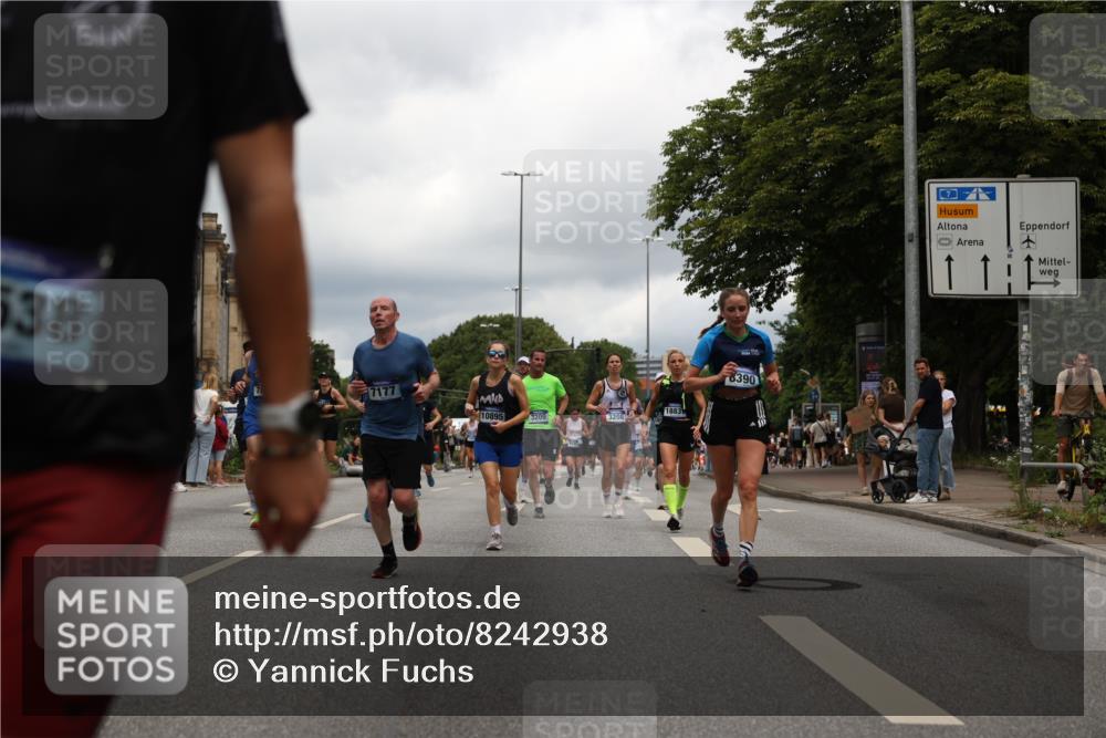 29.06.2025 - hella hamburg halbmarathon Yannick Fuchs http://msf.ph/oto/8242938 29.06.2025 10:47:29 20KM 1030, 1061, 1151, 1499, 1706, 1727, 1783, 2070, 2074, 2082, 2099, 2354, 3059, 3208, 3209, 4065, 4635, 4770, 5077, 5638, 5866, 6481, 6511, 6512, 6628, 6629, 6762, 6877, 6942, 7177, 7274, 7509, 7864, 7918, 8335, 8390, 8447, 9142, 9537, 10549, 10891, 10895, 11992, 12379, 12413, 12490, 12875, 12909, 13032, 13289, 13865, 13997, 14323, 15061, 15126, 15179, 15441, 15497, 15502, 16477, 16538, 16986, 17348, 18134, 18143, 18487, 18590, 18720 meine-sportfotos.de