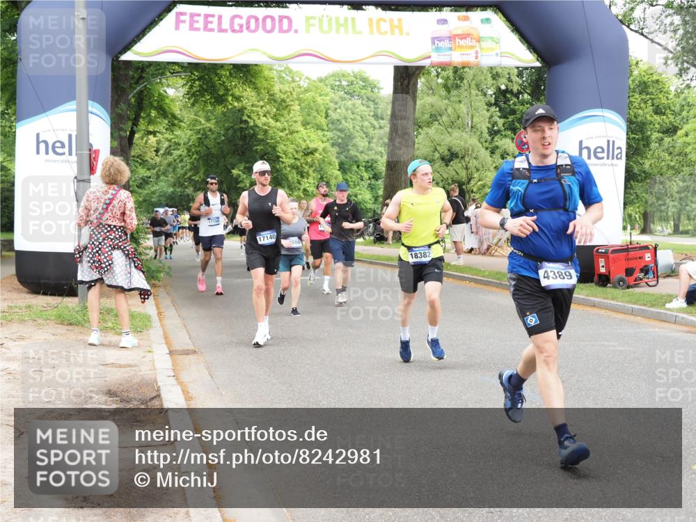 29.06.2025 - hella hamburg halbmarathon MichiJ http://msf.ph/oto/8242981 29.06.2025 10:50:41 Zwischen KM18-KM19 2810, 3663, 4389, 5511, 8423, 12286, 12571, 16995, 17140, 17142, 18382, 18530 meine-sportfotos.de