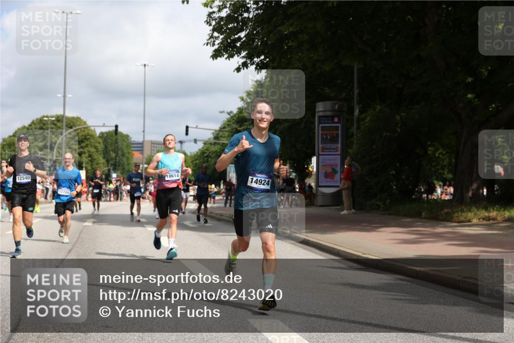 29.06.2025 - hella hamburg halbmarathon Yannick Fuchs http://msf.ph/oto/8243020 29.06.2025 10:34:59 20KM 1603, 1882, 1912, 2324, 2714, 2750, 2826, 4843, 5050, 5375, 5409, 5508, 5745, 5803, 5916, 6080, 6649, 7109, 8370, 8465, 8629, 9294, 10369, 10900, 10968, 11731, 11767, 12088, 12540, 12704, 12865, 13029, 13667, 14092, 14924, 15015, 15424, 15542, 16580, 16761, 17214, 17245, 17620, 18192, 18614, 18979 meine-sportfotos.de