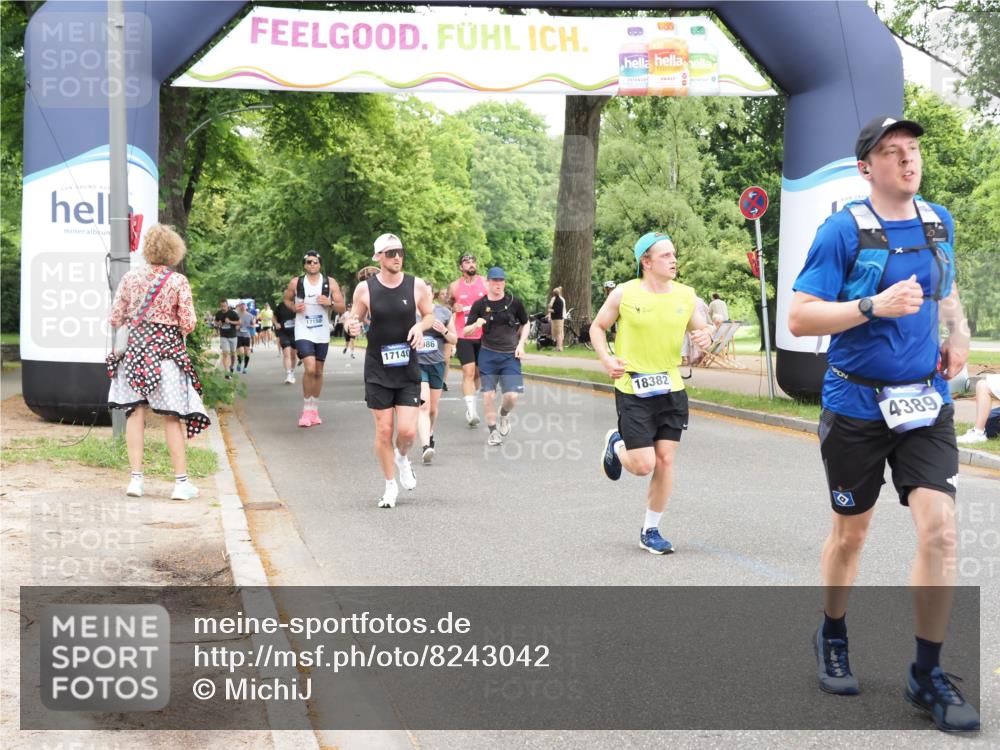 29.06.2025 - hella hamburg halbmarathon MichiJ http://msf.ph/oto/8243042 29.06.2025 10:50:41 Zwischen KM18-KM19 2810, 3663, 4389, 5511, 8423, 12286, 12571, 16995, 17140, 17142, 18382, 18530 meine-sportfotos.de