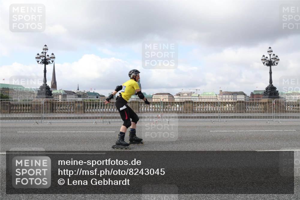 29.06.2025 - hella hamburg halbmarathon Lena Gebhardt http://msf.ph/oto/8243045 29.06.2025 09:02:25 Lombardsbrücke  meine-sportfotos.de