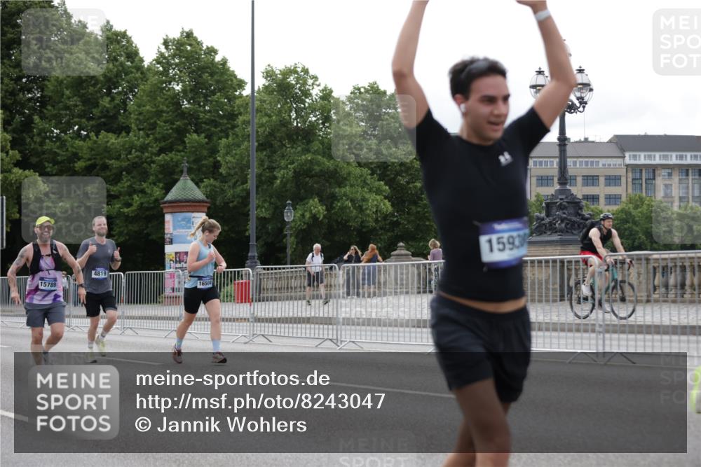 29.06.2025 - hella hamburg halbmarathon Jannik Wohlers http://msf.ph/oto/8243047 29.06.2025 10:30:02 Lombardsbrücke 1647, 2754, 2755, 2901, 4575, 4819, 6344, 10880, 12349, 12350, 12460, 12461, 12687, 12688, 13418, 14421, 15757, 15789, 15938, 16504, 16864, 18046, 18671 meine-sportfotos.de