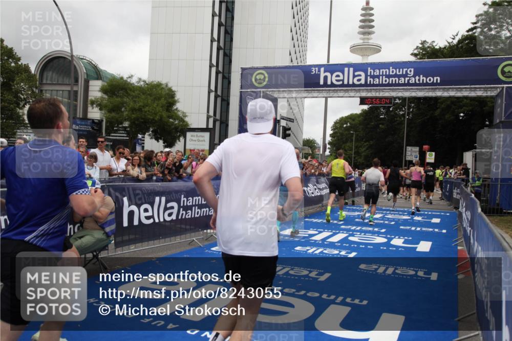 29.06.2025 - hella hamburg halbmarathon Michael Strokosch http://msf.ph/oto/8243055 29.06.2025 10:56:03 Ziel 1180, 3042, 7147, 8968, 9246, 10084, 14867, 15184, 15868, 15884, 16176 meine-sportfotos.de