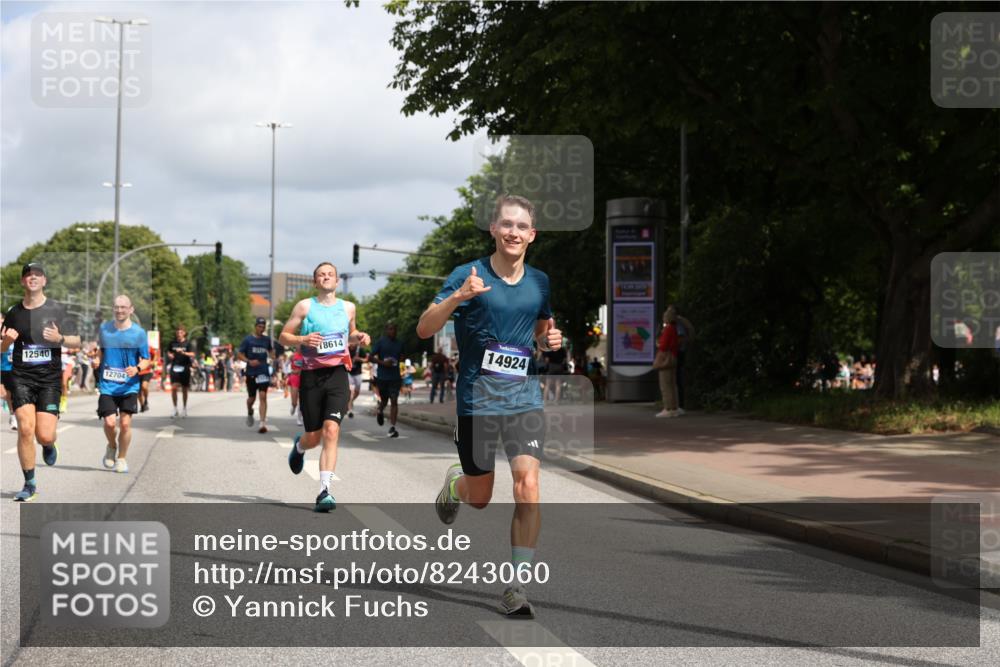 29.06.2025 - hella hamburg halbmarathon Yannick Fuchs http://msf.ph/oto/8243060 29.06.2025 10:34:59 20KM 1603, 1882, 1912, 2324, 2714, 2750, 2826, 4843, 5050, 5375, 5409, 5508, 5745, 5803, 5916, 6080, 6649, 7109, 8370, 8465, 8629, 9294, 10369, 10900, 10968, 11731, 11767, 12088, 12540, 12704, 12865, 13029, 13667, 14092, 14924, 15015, 15424, 15542, 16580, 16761, 17214, 17245, 17620, 18192, 18614, 18979 meine-sportfotos.de