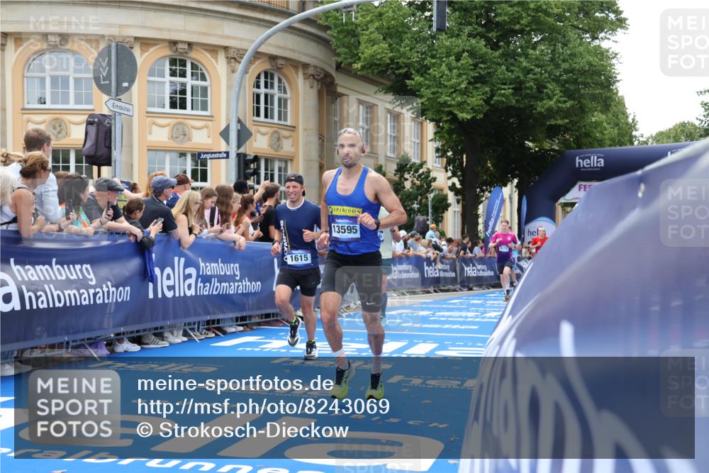 29.06.2025 - hella hamburg halbmarathon Strokosch-Dieckow http://msf.ph/oto/8243069 29.06.2025 10:37:46 Ziel 1505, 1615, 2196, 2404, 9171, 13148, 13595, 14934, 18103, 18276, 18277, 18529 meine-sportfotos.de