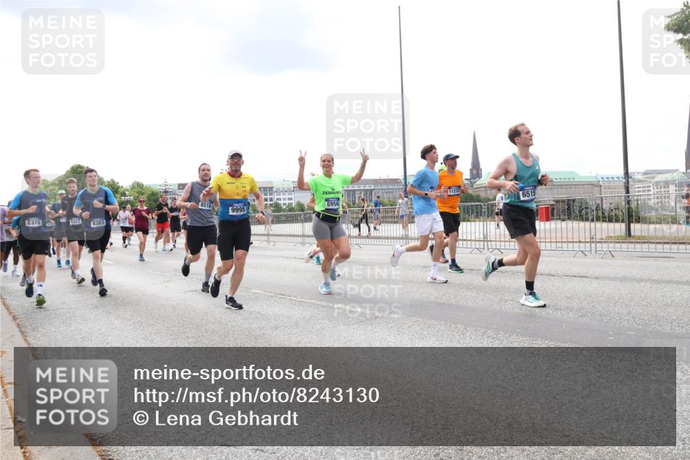 29.06.2025 - hella hamburg halbmarathon Lena Gebhardt http://msf.ph/oto/8243130 29.06.2025 10:33:54 Lombardsbrücke 1189, 1275, 1417, 1705, 1787, 1896, 1995, 2265, 2342, 2482, 2496, 2526, 2776, 2933, 3170, 3264, 3340, 3345, 3560, 3829, 3848, 4361, 4433, 4449, 4479, 4696, 4807, 4942, 5075, 5096, 5141, 5557, 5561, 5566, 5569, 5584, 5691, 5821, 5822, 5887, 6109, 6364, 6515, 6516, 6854, 6956, 6999, 7027, 7565, 7653, 7705, 8021, 8157, 8202, 8277, 8282, 8375, 8377, 8383, 8401, 8891, 9094, 9234, 9258, 9438, 9750, 9799, 9875, 9995, 10007, 10071, 10561, 11811 meine-sportfotos.de