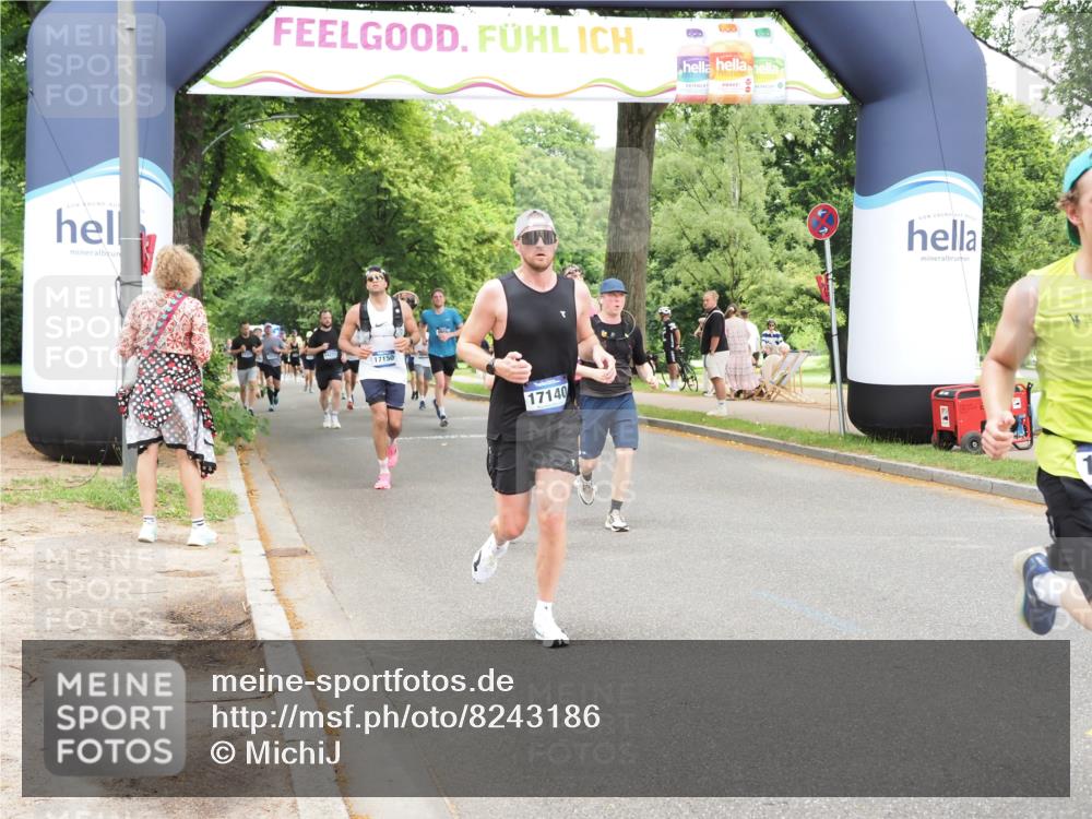 29.06.2025 - hella hamburg halbmarathon MichiJ http://msf.ph/oto/8243186 29.06.2025 10:50:42 Zwischen KM18-KM19 2810, 3663, 4389, 5511, 8423, 9986, 12286, 16995, 17140, 17142, 18382, 18530 meine-sportfotos.de