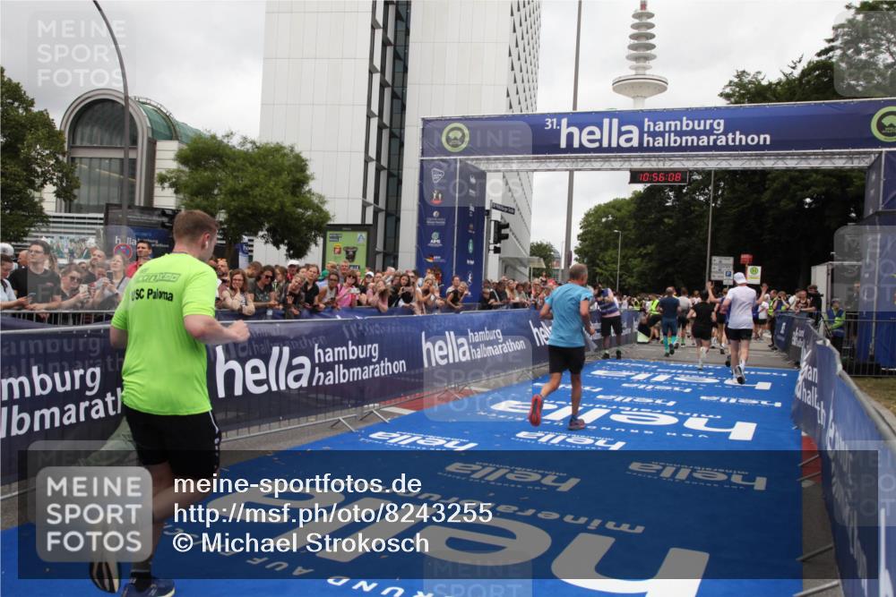 29.06.2025 - hella hamburg halbmarathon Michael Strokosch http://msf.ph/oto/8243255 29.06.2025 10:56:07 Ziel 1180, 3042, 3058, 5570, 7594, 12545, 14867, 15184, 15868, 16176, 17640, 17642, 18212 meine-sportfotos.de