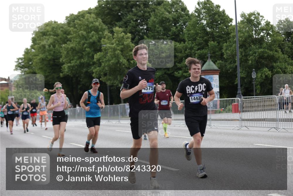 29.06.2025 - hella hamburg halbmarathon Jannik Wohlers http://msf.ph/oto/8243320 29.06.2025 10:30:04 Lombardsbrücke 1647, 2754, 2755, 2901, 4575, 4819, 6344, 10880, 12349, 12350, 12460, 12461, 12687, 12688, 13418, 14421, 15757, 15789, 15938, 16504, 16791, 16864, 18671 meine-sportfotos.de