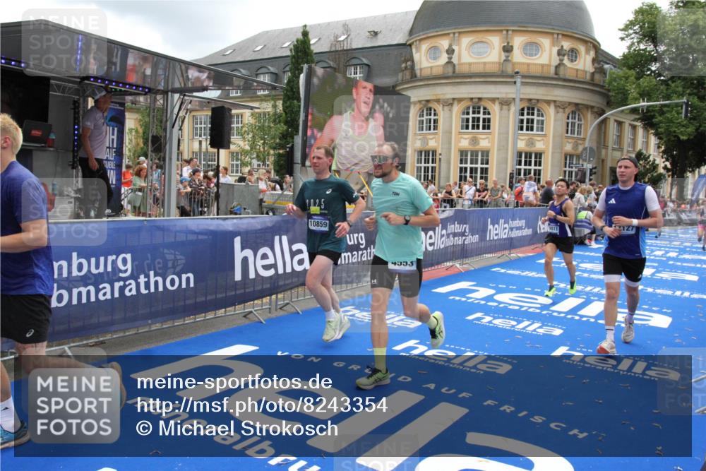 29.06.2025 - hella hamburg halbmarathon Michael Strokosch http://msf.ph/oto/8243354 29.06.2025 10:48:44 Ziel 1094, 2442, 4553, 5421, 9538, 10859, 14511, 15384, 17127 meine-sportfotos.de