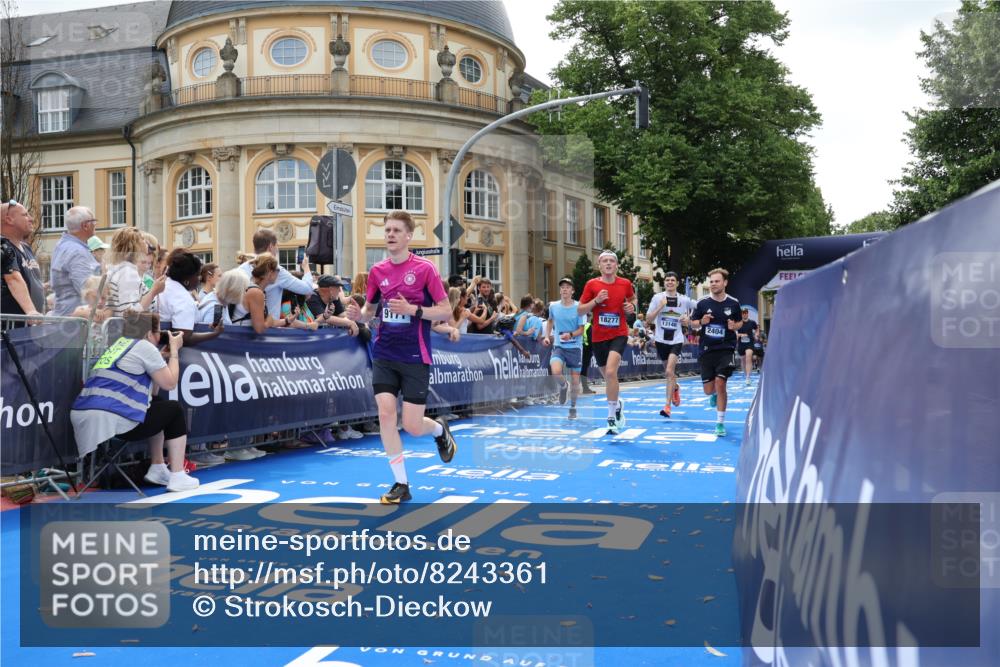 29.06.2025 - hella hamburg halbmarathon Strokosch-Dieckow http://msf.ph/oto/8243361 29.06.2025 10:37:50 Ziel 1615, 2196, 2404, 3480, 3530, 9171, 9643, 10793, 13148, 13595, 13900, 18103, 18276, 18277, 18529 meine-sportfotos.de