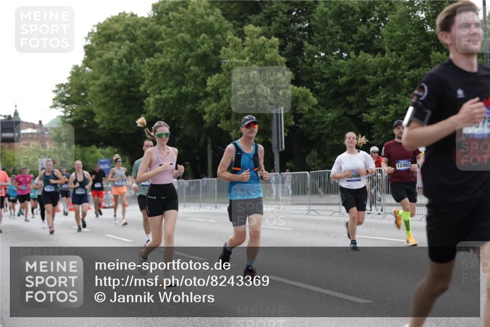 29.06.2025 - hella hamburg halbmarathon Jannik Wohlers http://msf.ph/oto/8243369 29.06.2025 10:30:05 Lombardsbrücke 1647, 2754, 2755, 2901, 4575, 4819, 6344, 10880, 12349, 12350, 12460, 12461, 12687, 12688, 13418, 14421, 15757, 15789, 15938, 16504, 16791, 16864 meine-sportfotos.de