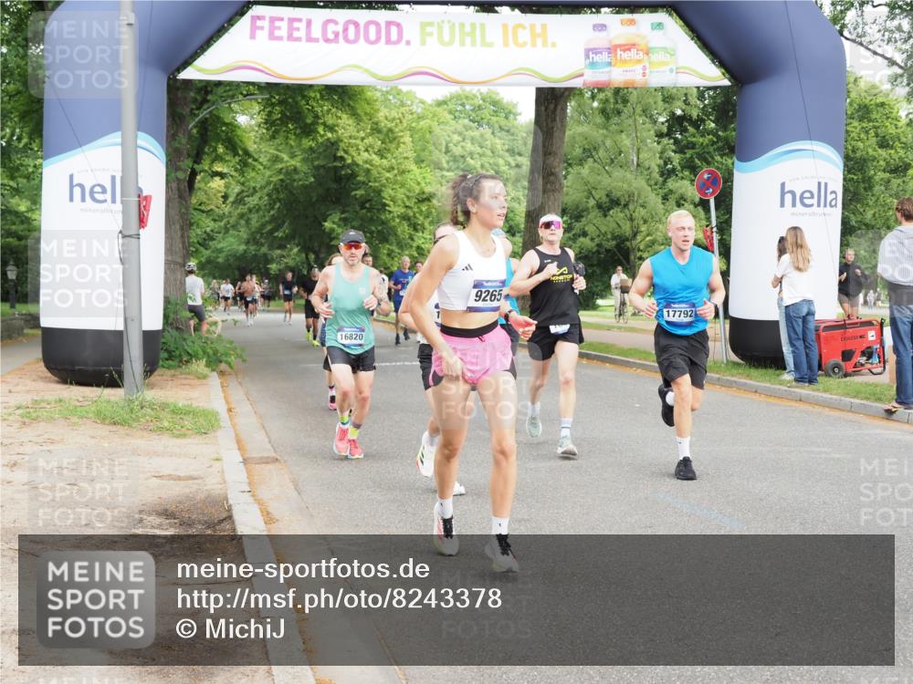 29.06.2025 - hella hamburg halbmarathon MichiJ http://msf.ph/oto/8243378 29.06.2025 10:27:57 Zwischen KM18-KM19 1343, 1803, 2563, 3282, 3547, 6686, 9265, 11619, 12091, 14204, 14311, 15013, 15094, 15744, 16820, 17215, 17360, 17792, 18285 meine-sportfotos.de