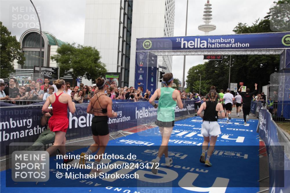 29.06.2025 - hella hamburg halbmarathon Michael Strokosch http://msf.ph/oto/8243472 29.06.2025 10:56:11 Ziel 1180, 3042, 3058, 4594, 4813, 5492, 5570, 7594, 8330, 8639, 9907, 12545, 17640, 17642, 18212 meine-sportfotos.de