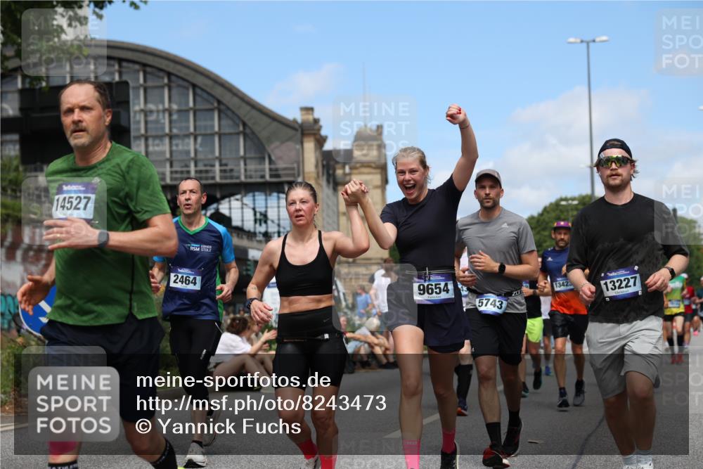 29.06.2025 - hella hamburg halbmarathon Yannick Fuchs http://msf.ph/oto/8243473 29.06.2025 11:26:22 20KM 1029, 1154, 1304, 1799, 1995, 2376, 2464, 3022, 3099, 3113, 3457, 3670, 4375, 4376, 4680, 4844, 5167, 5743, 5821, 6843, 7029, 7497, 8277, 9653, 9654, 10341, 10421, 10564, 10828, 11205, 11454, 11713, 12901, 13177, 13227, 13339, 13380, 13423, 13568, 14527, 14743, 14919, 14936, 15077, 16796, 17099, 17157, 17352, 18132, 18301, 18536, 19144 meine-sportfotos.de